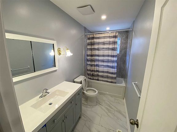 2nd image of 331 Roywood Cres