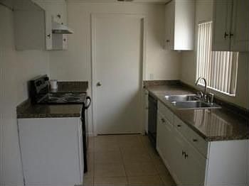 4th image of 4433 Baumgart Way