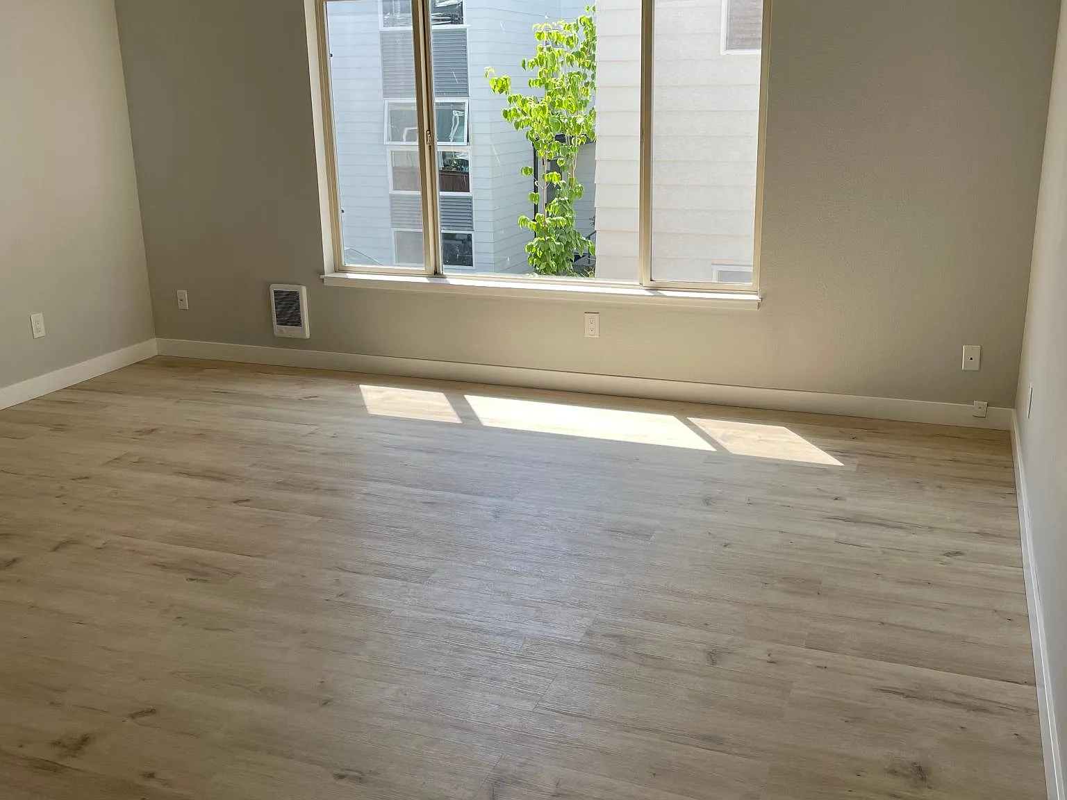 2 bed, 1345 sqft, $3,200 — Photo 2