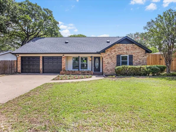 1144 Forest Oaks Ln, Hurst, TX 76053