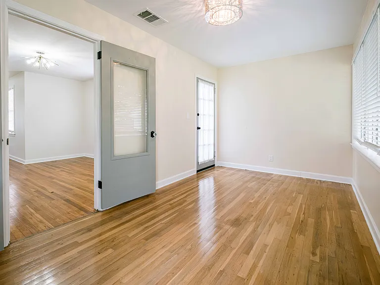5604 Paulsen St — Photo 4
