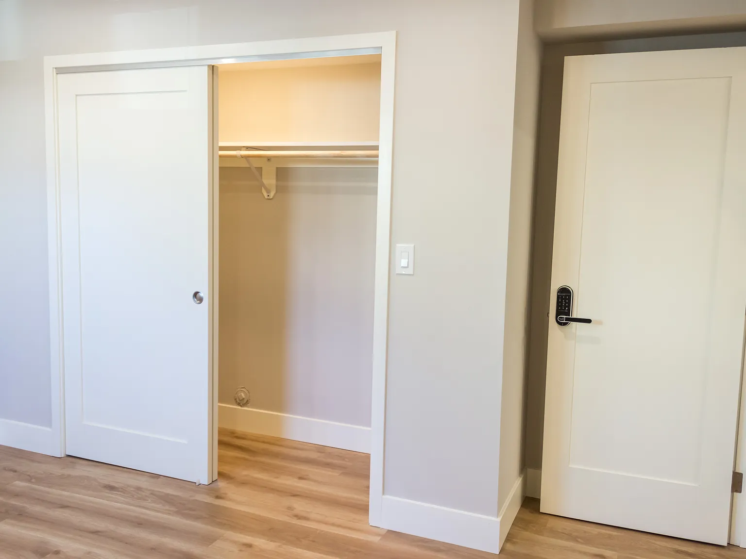 3 bed, 1200 sqft, $995 — Photo 3