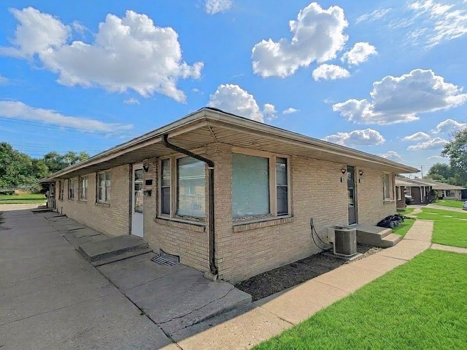 1st image of 2705 Canterbury Ln #2705