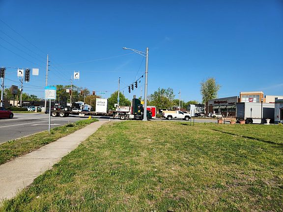 5th image of 7247 Calumet Ave