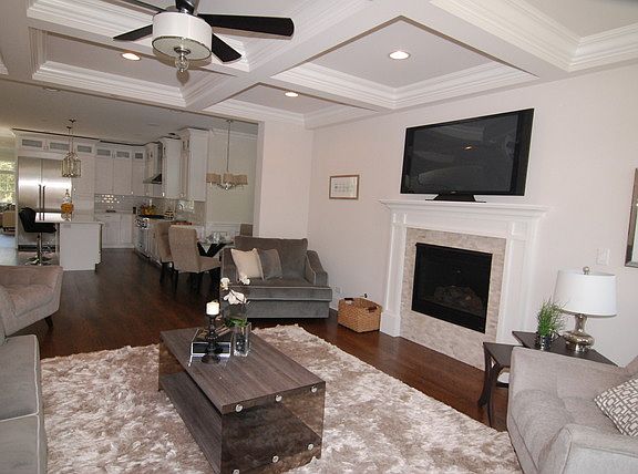 2nd image of 743 N Brainard Ave