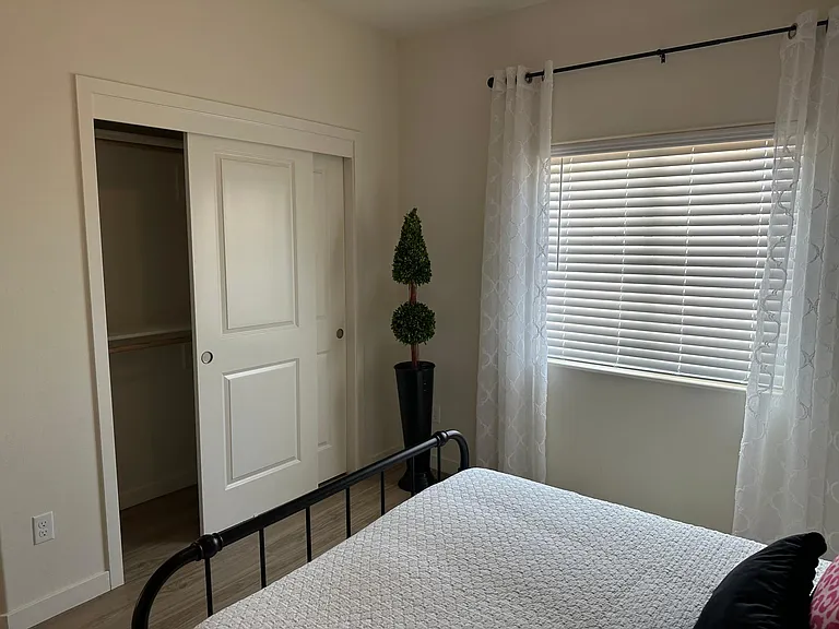 8506 Frankie Lou St #B — Photo 10