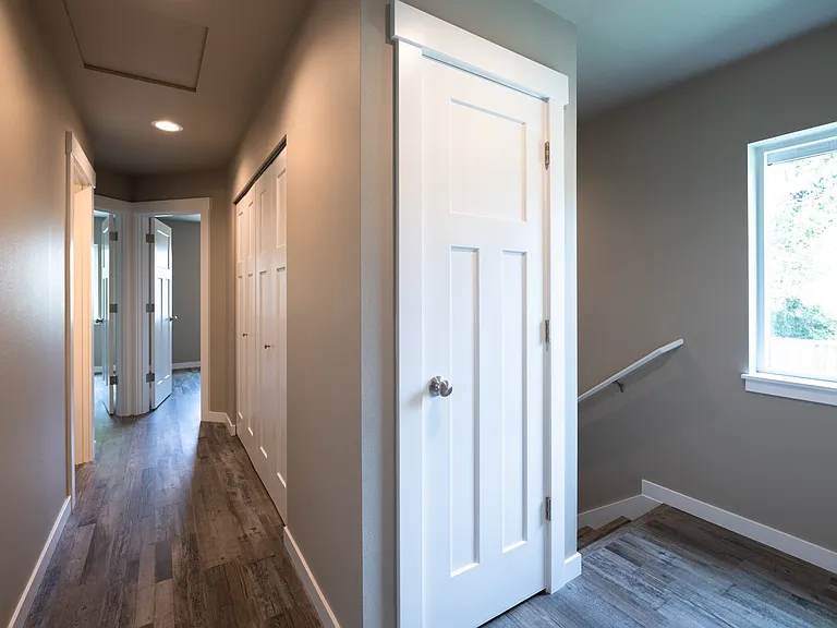 Townhomes/Apartments - 259 Se Ely St — Photo 24