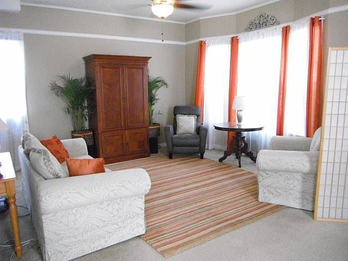 Bay windows & seating