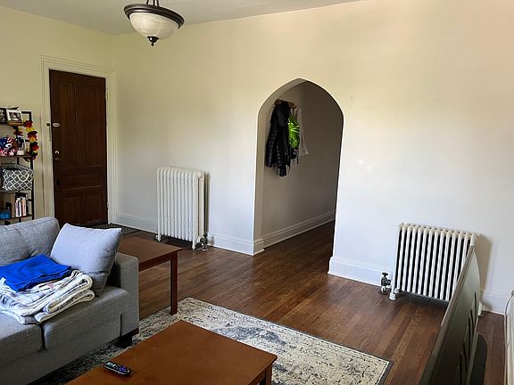 2nd image of 903 W Huron St #3