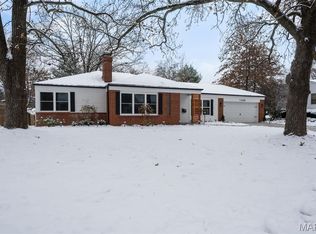 1439 Bridle Rd, Saint Louis, MO 63119