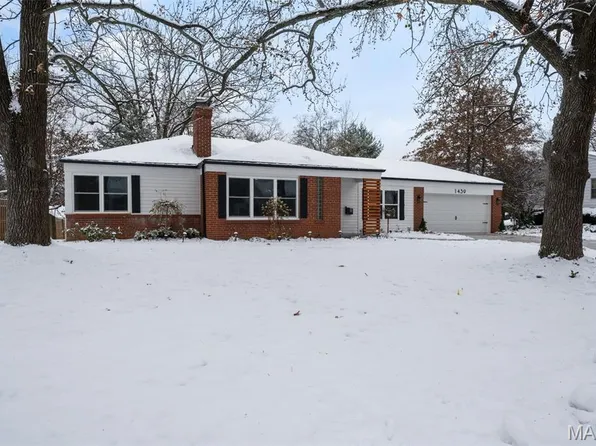 1439 Bridle Rd, Saint Louis, MO 63119