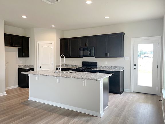 Thame III G - Kitchen - DSLD Homes
