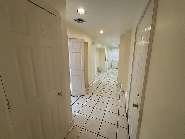 1214 S Elgin Ave — Photo 7