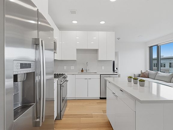 4th image of 45 Lewis St #501