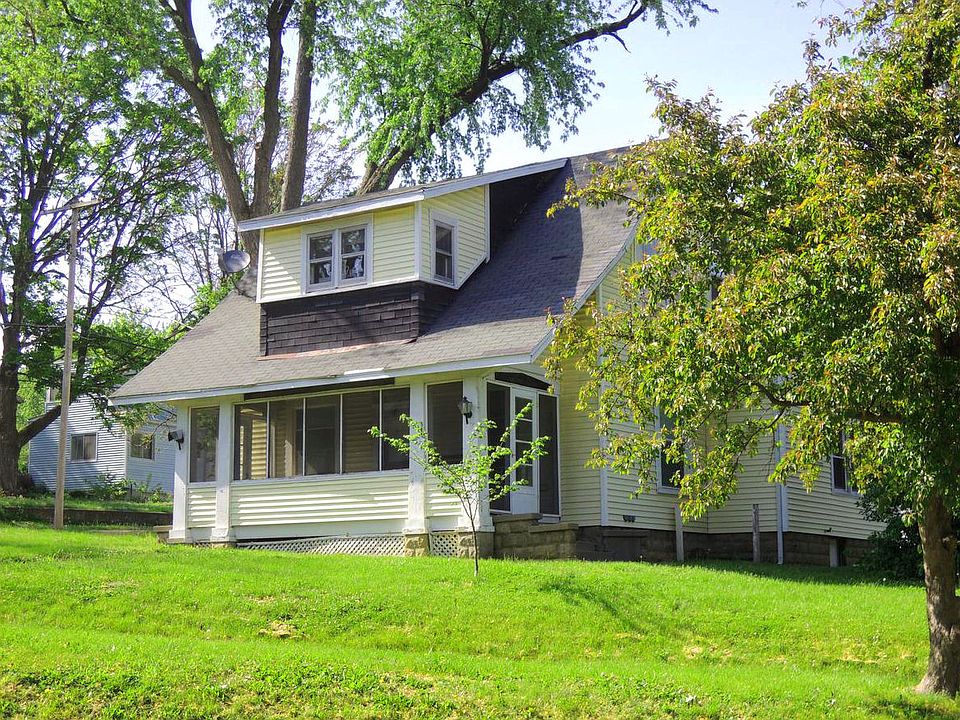 1st image of 525 E Beaumont Ave
