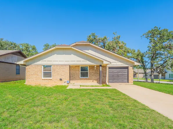 5211 Laurie Dr, Mineral Wells, TX 76067
