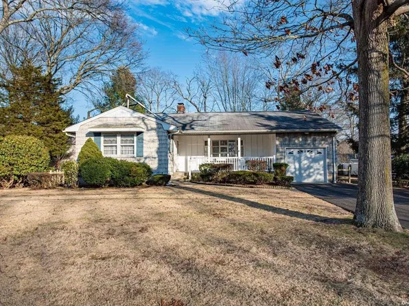 53 Mcgaw Avenue, Lake Grove, NY 11755