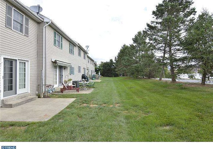 1033 Fredrick Blvd — Photo 4