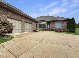 6123 Horizon Dr, Columbus, IN 47201