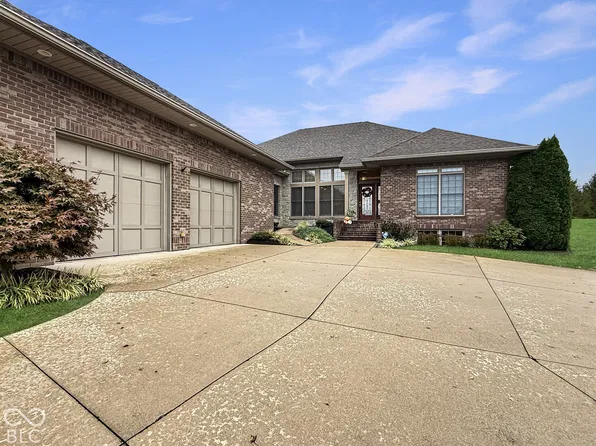 6123 Horizon Dr, Columbus, IN 47201