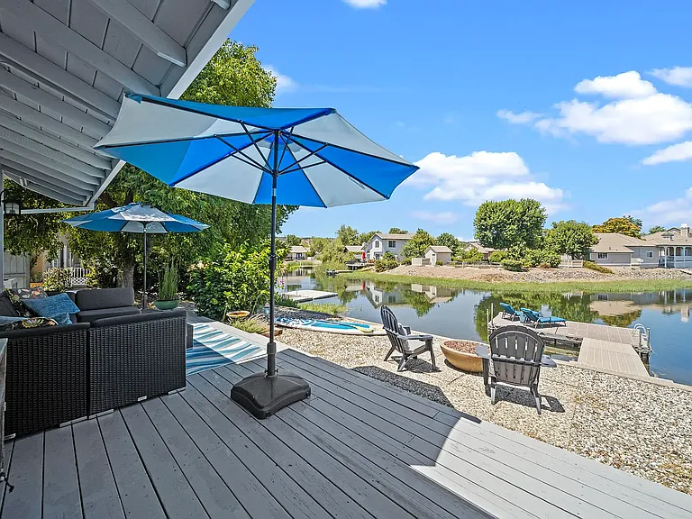22492 Edgewater Dr — Photo 23