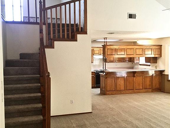 4th image of 132 Don January Ct
