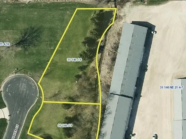 205 W Haven Ct, Luxemburg, WI 54217