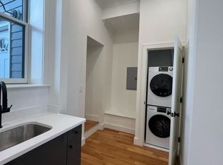 13 Grove St #1P, Boston, MA 02114
