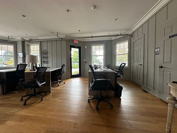 2nd image of 409 Richmond Ave Suite 101