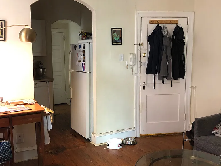 4617-spruce-st-2f-tenant-photos-14