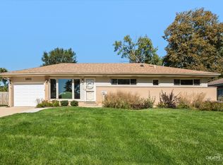 160 Forest Park Ln, Hoffman Estates, IL 60169
