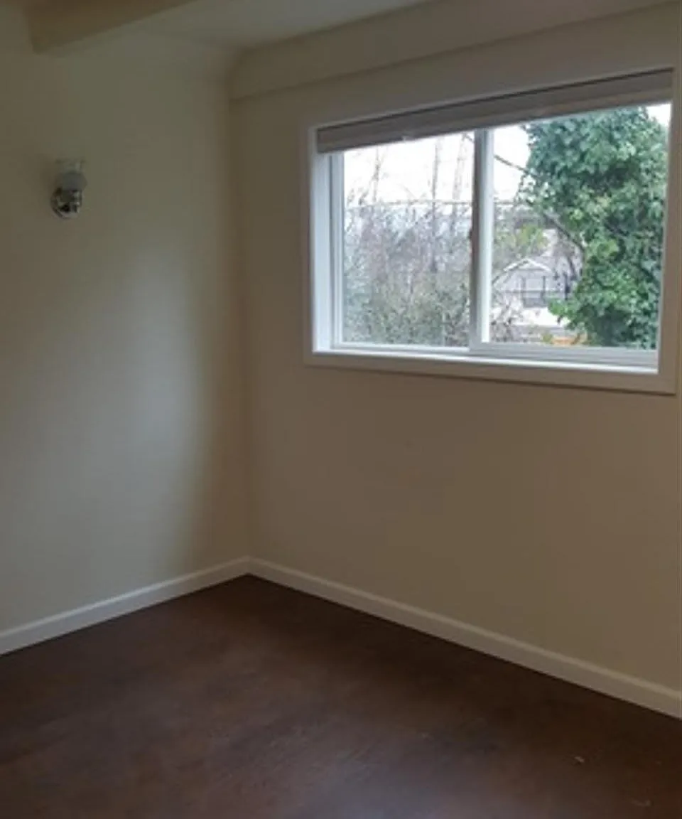 2821 Bellevue Way SE — Photo 1