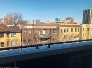 933 W Belle Plaine Ave #1525, Chicago, IL 60613