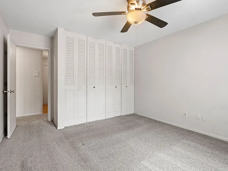 Lake Street Manor — Photo 13