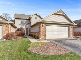 3020 Rivers Edge Dr, Wayne, MI 48184