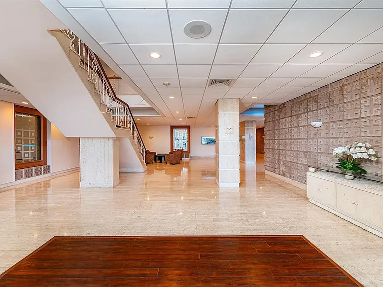 2899 Collins Ave #833 — Photo 14