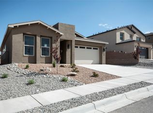 136 Mirador Blvd, Los Alamos, NM 87544