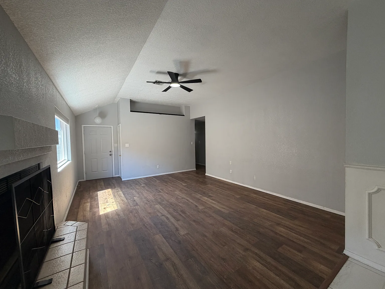 3 bed, 1396 sqft, $1,700 — Photo 3