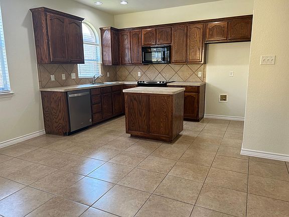 3rd image of 1168 Sunderland Ln