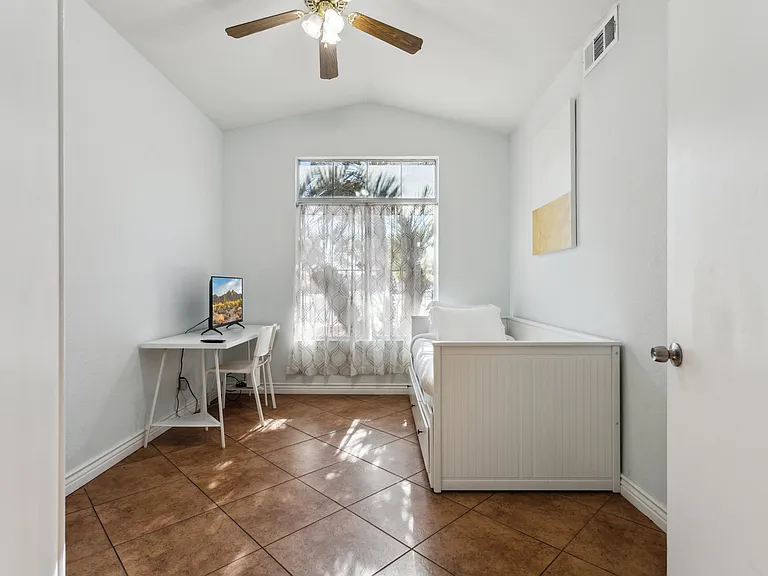 8054 W Palo Verde Dr — Photo 22