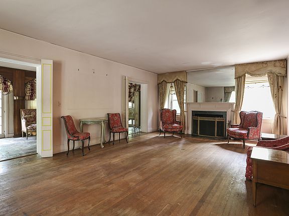5th image of 11 Greenway N