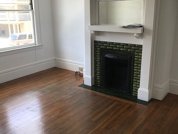 2nd image of 2834 Franklin St