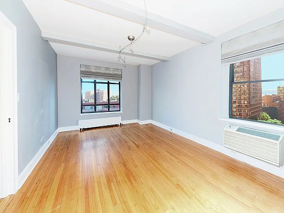 3rd image of 166 E 96th St APT 6A