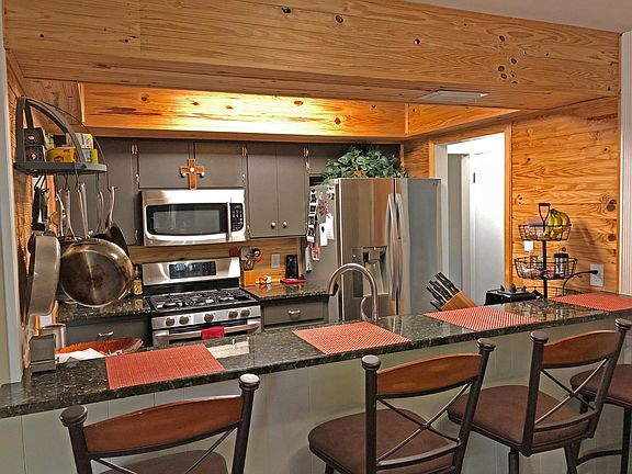 Kitchen includes all stainless appliances w/double oven and 