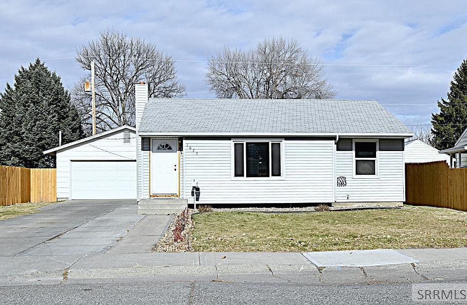 1st image of 1075 10th St