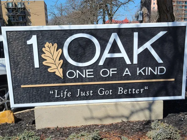 1 OAK Apartments, 18645 Detroit Ave #19e6ad322, Lakewood, OH 44107