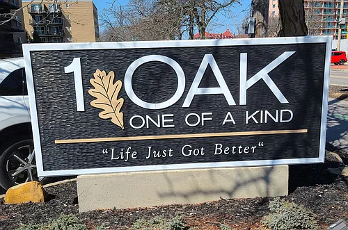 1 OAK Apartments Photo 1