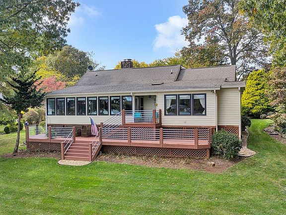 5th image of 112 Twin Coves Dr