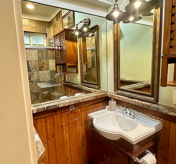 2409 Vancouver Ave — Photo 7