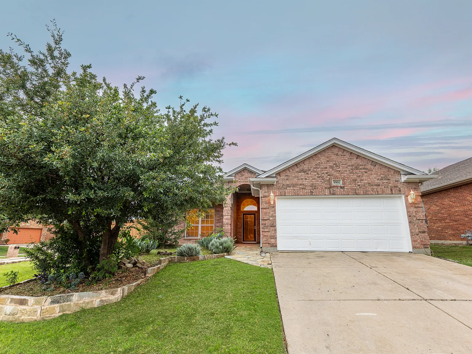 4 bed, 1861 sqft, $2,499 — Photo 1